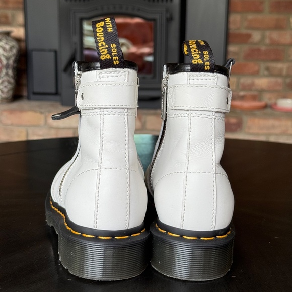 Dr. Martens 2976 Twin Zip White Leather Chelsea Boots Women's Size 6 - Picture 7 of 12